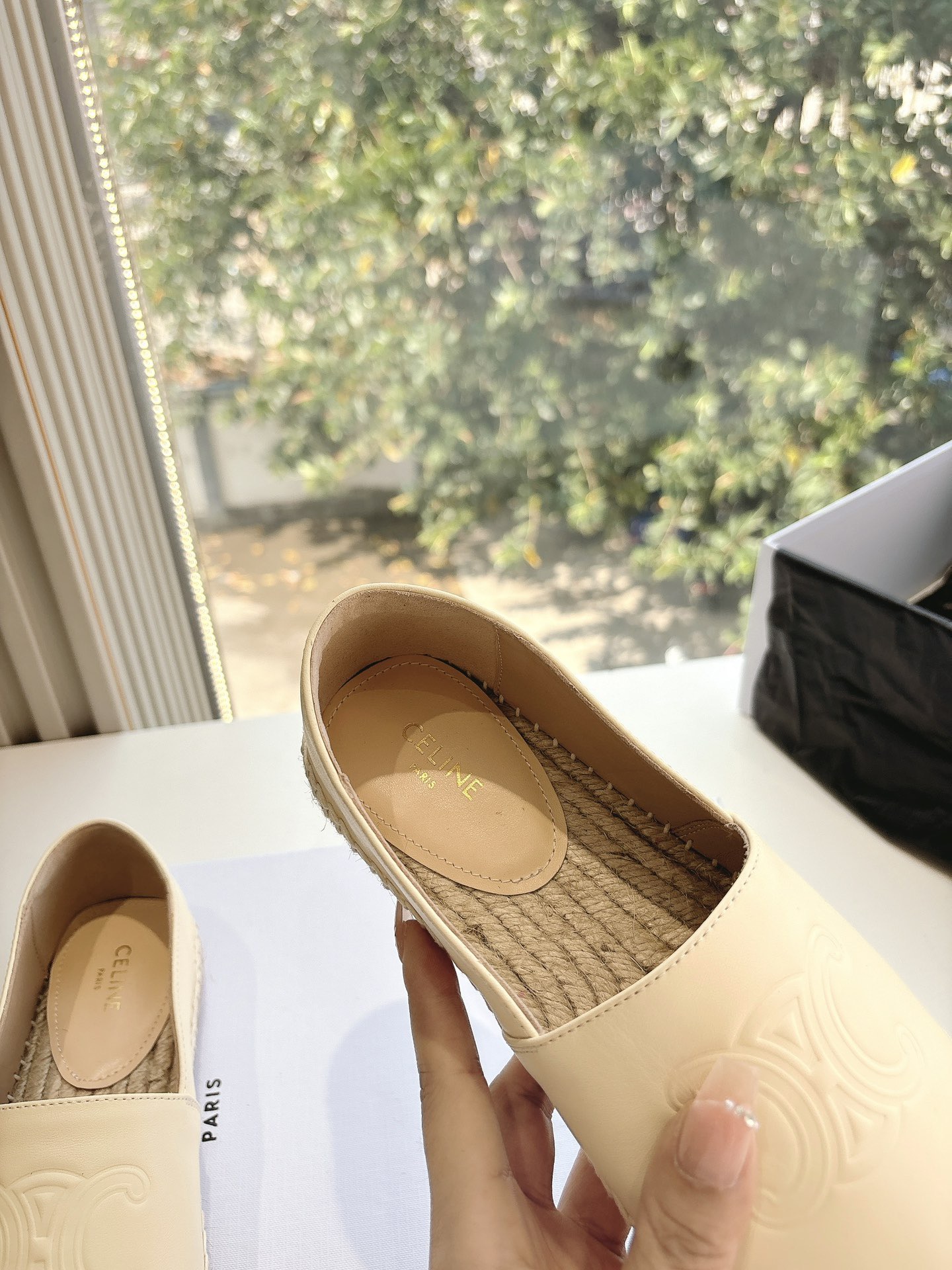 Women Top Quality C*eline shoes