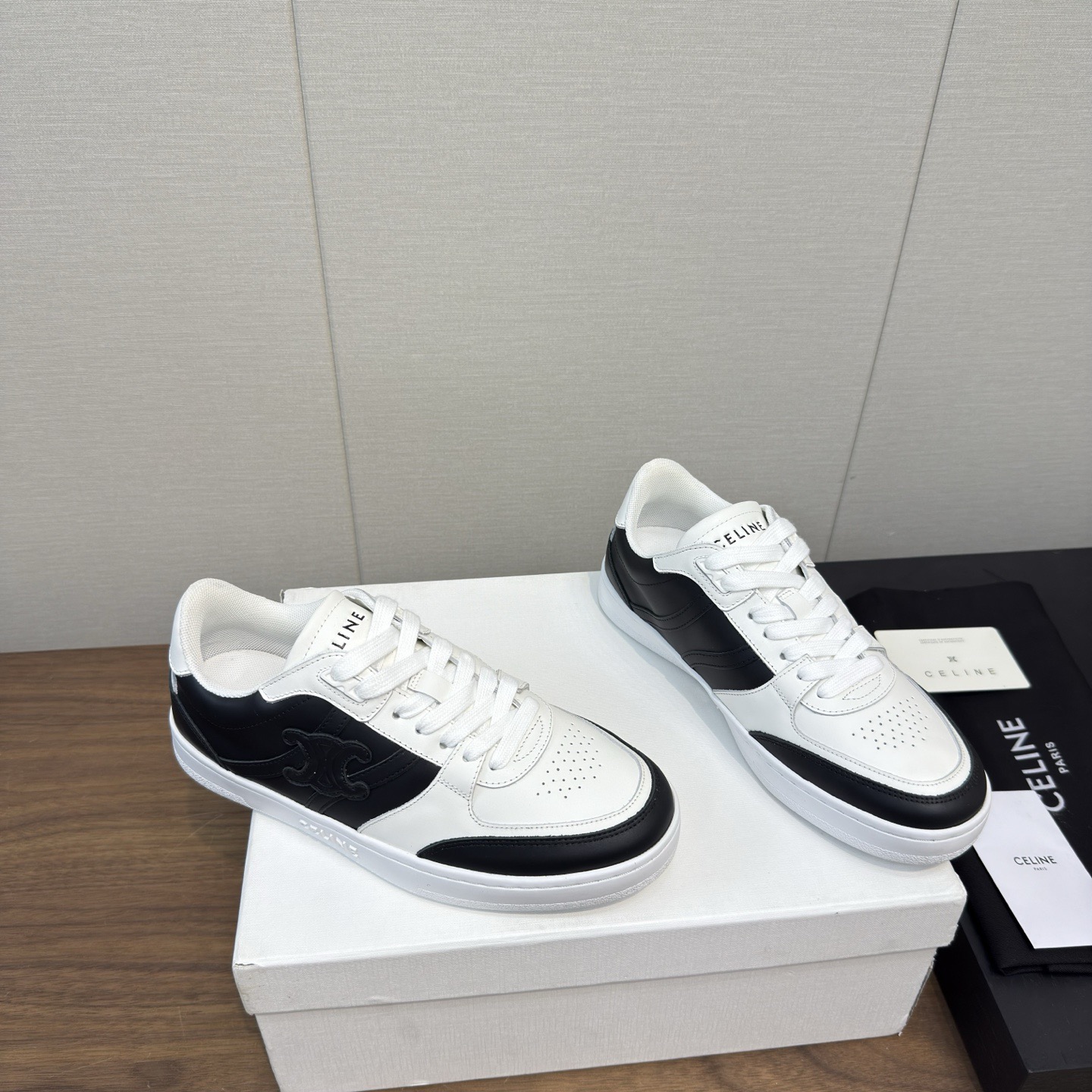 Women Top Quality C*eline shoes