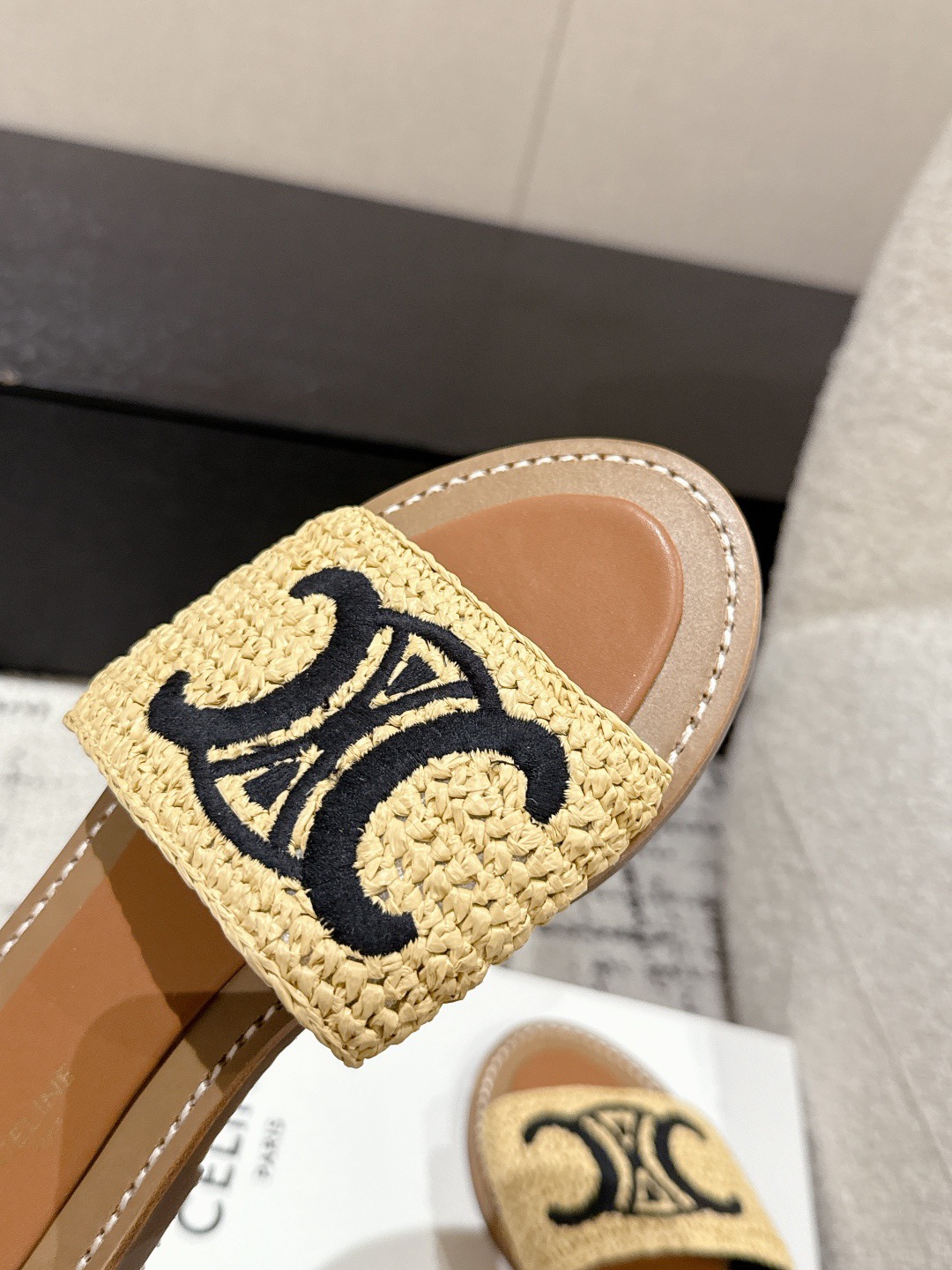 Women Top Quality C*eline shoes