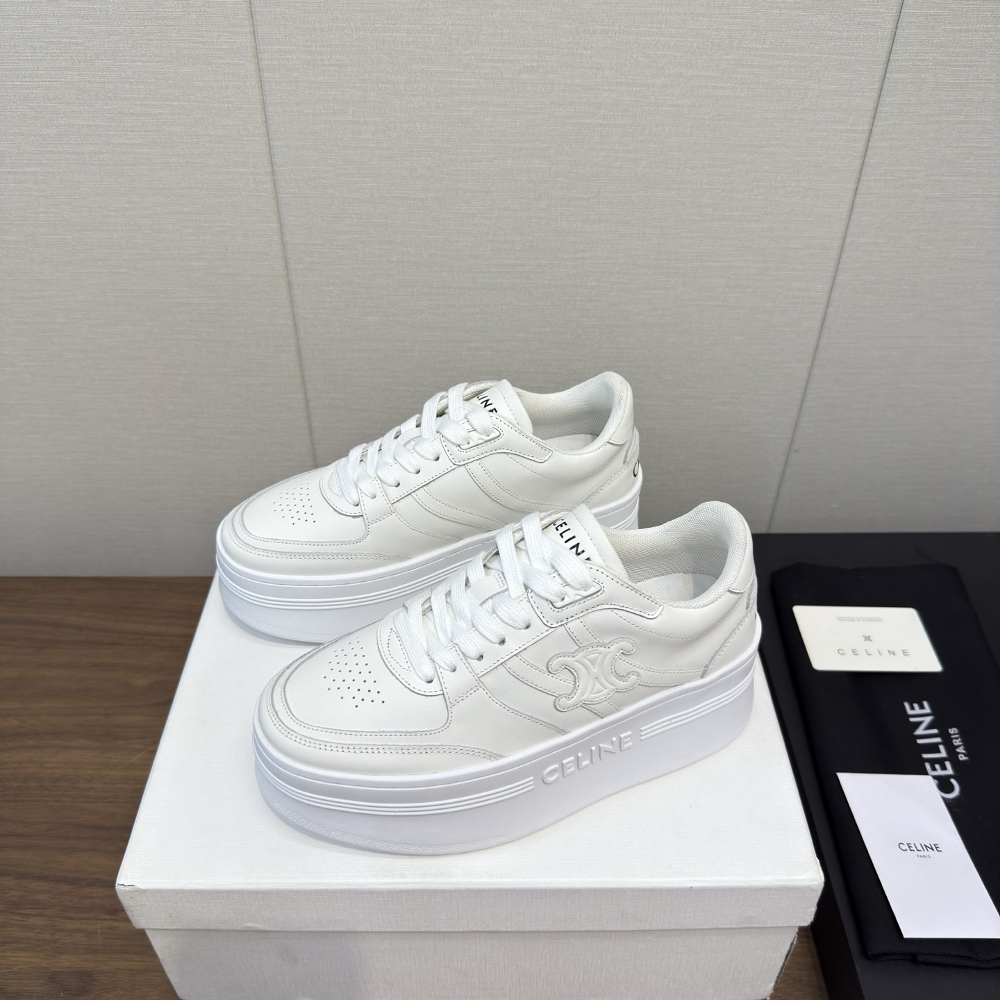 Women Top Quality C*eline shoes