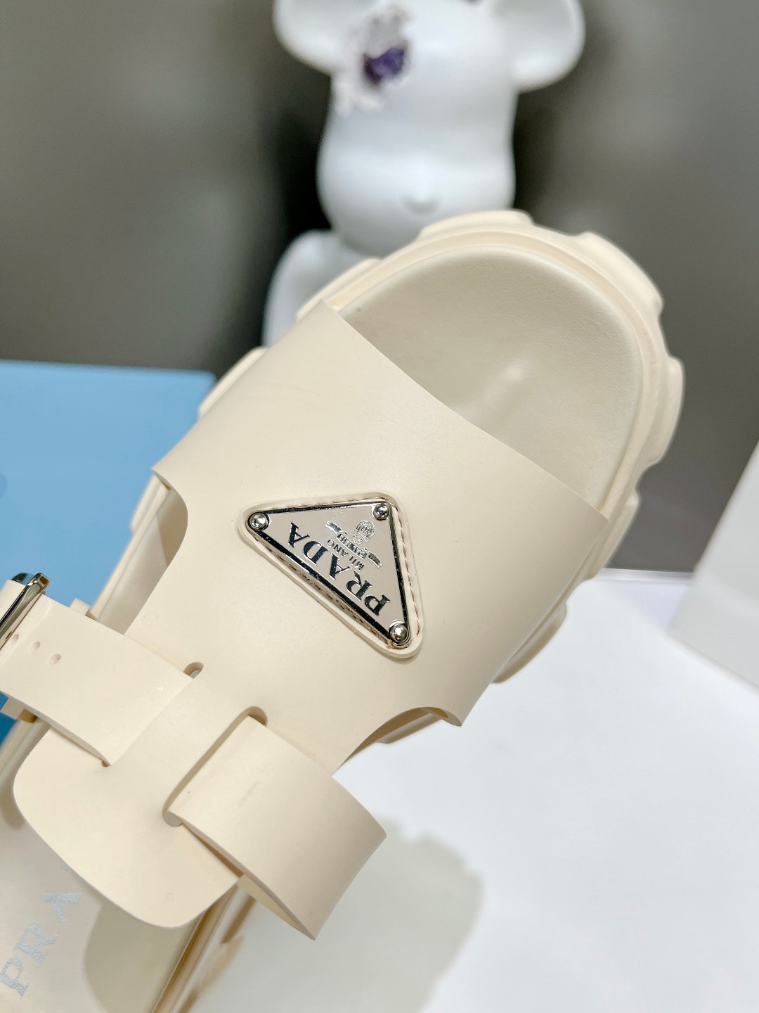 Women Top Quality P*rada shoes