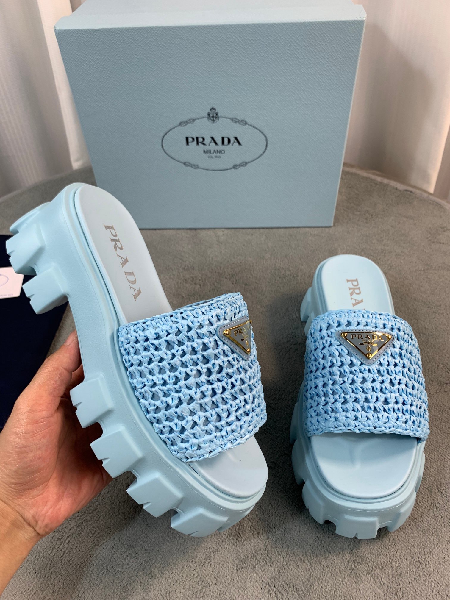 Women Top Quality P*rada shoes