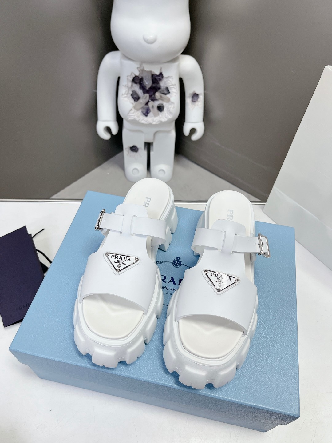 Women Top Quality P*rada shoes