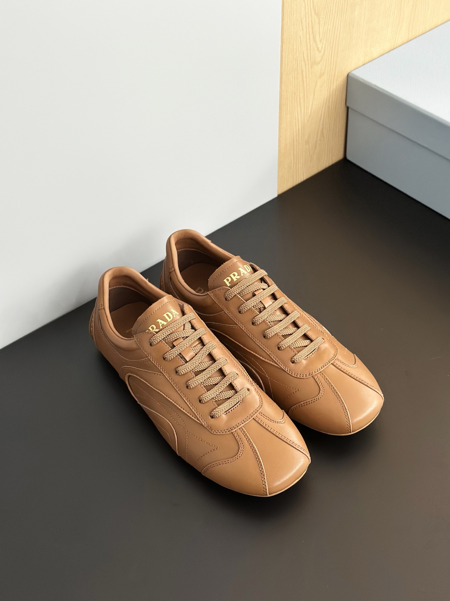 Women Men Top Quality P*rada shoes