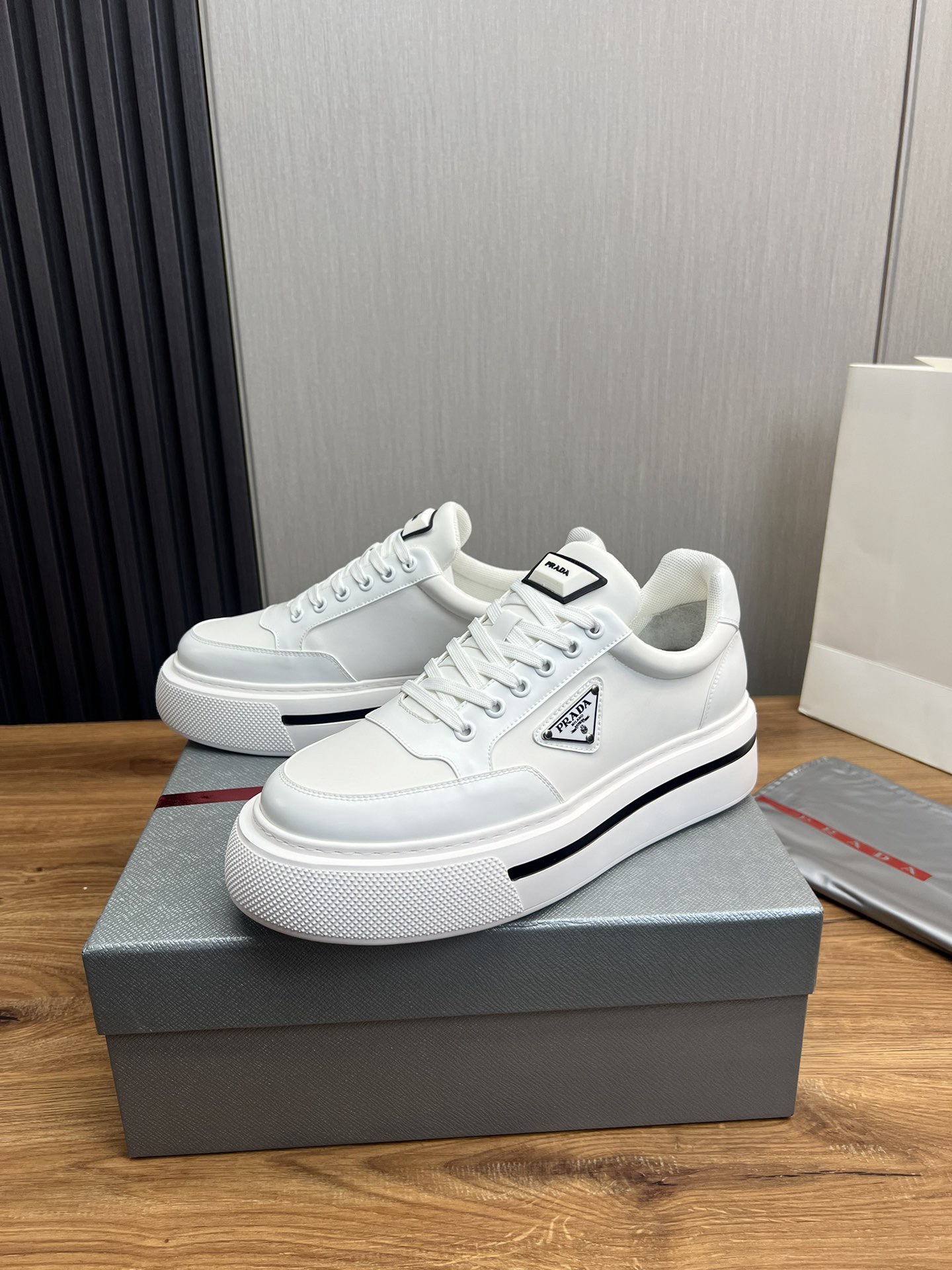 Women Men Top Quality P*rada shoes