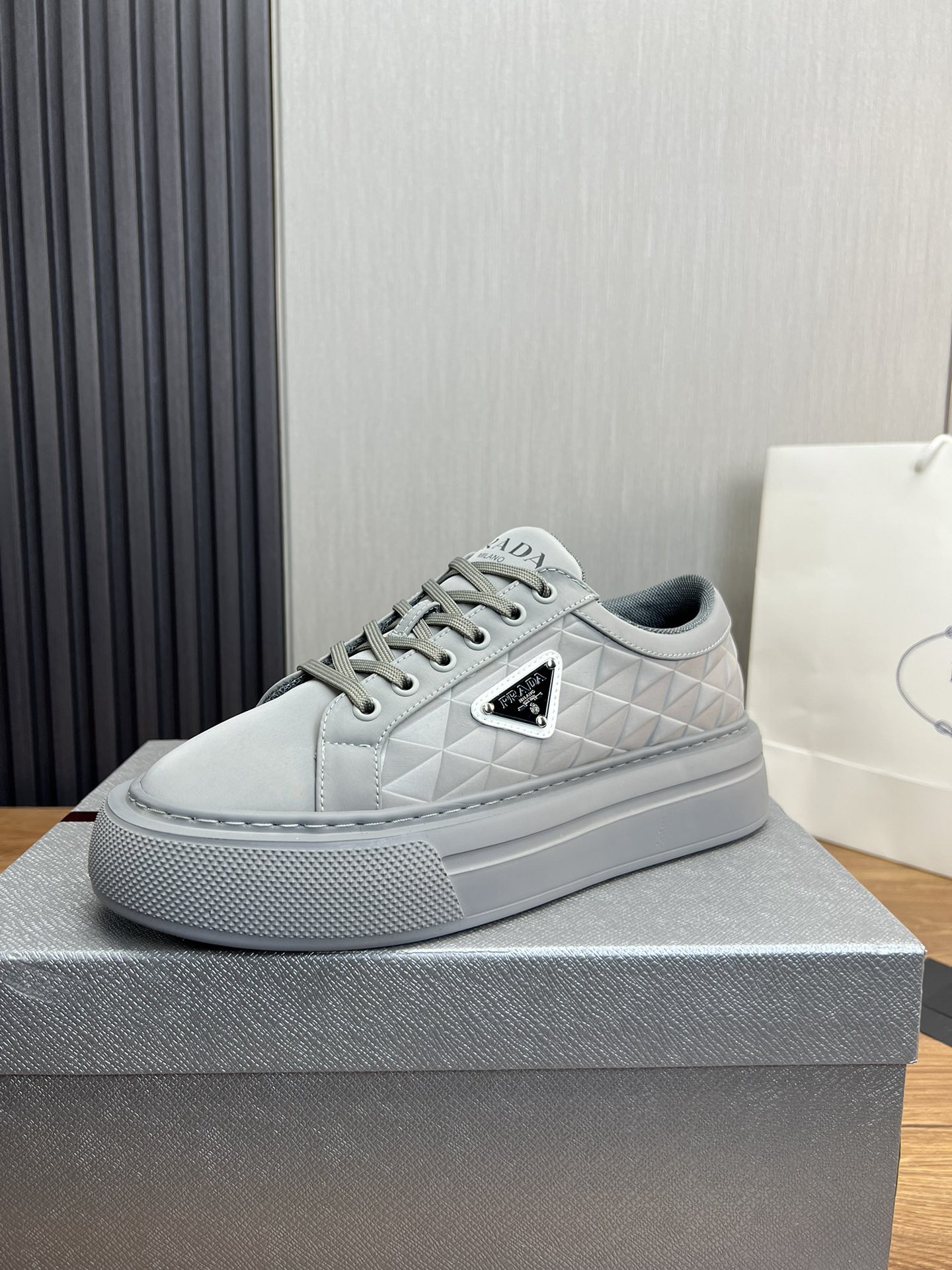 Women Men Top Quality P*rada shoes