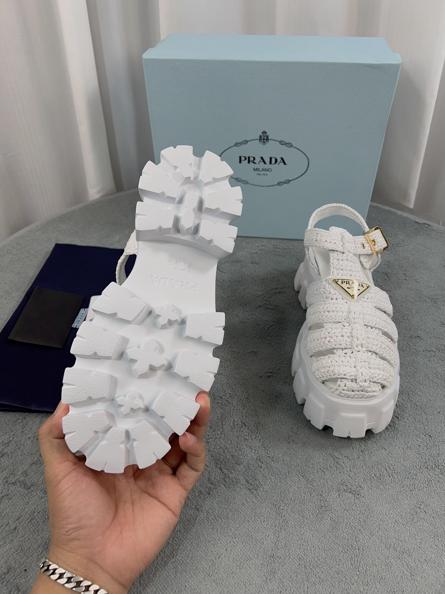 Women Top Quality P*rada shoes