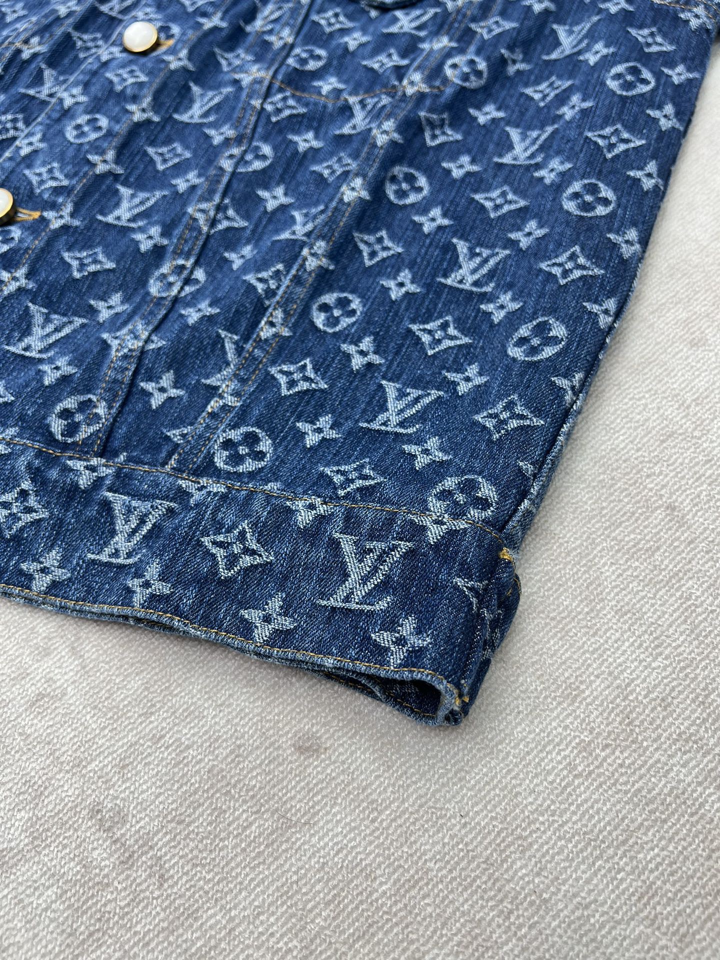 L*V Louis Vuitt*on Top Quality 1:1 Jacket